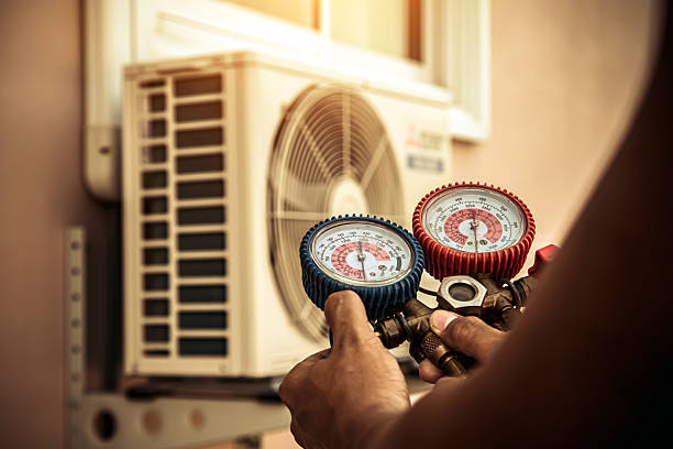 Professional Hvac technician working in Albany, WI